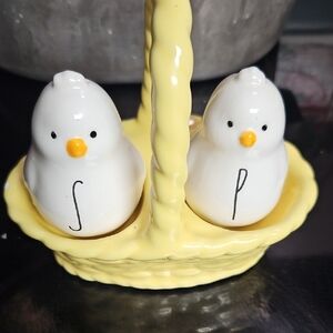 Chick Salt and Pepper Shakers in Yellow Basket Rae Dunn